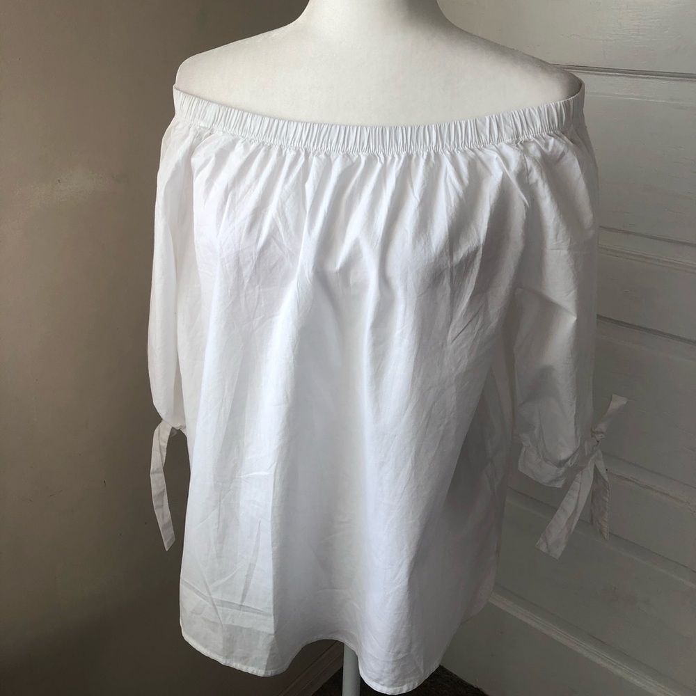 🆕 H&M Off-shoulder Blouse